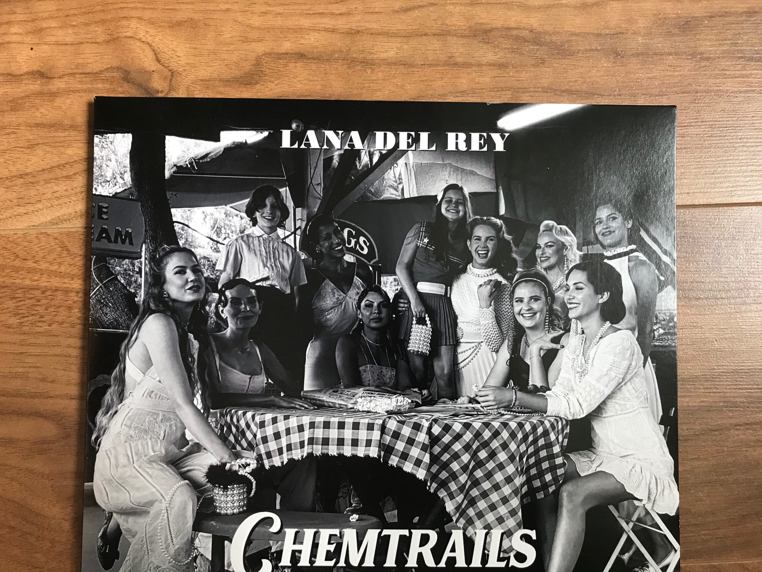 Lana Del Rey, Chemtrails over the Country Club: muzikaal eerbetoon