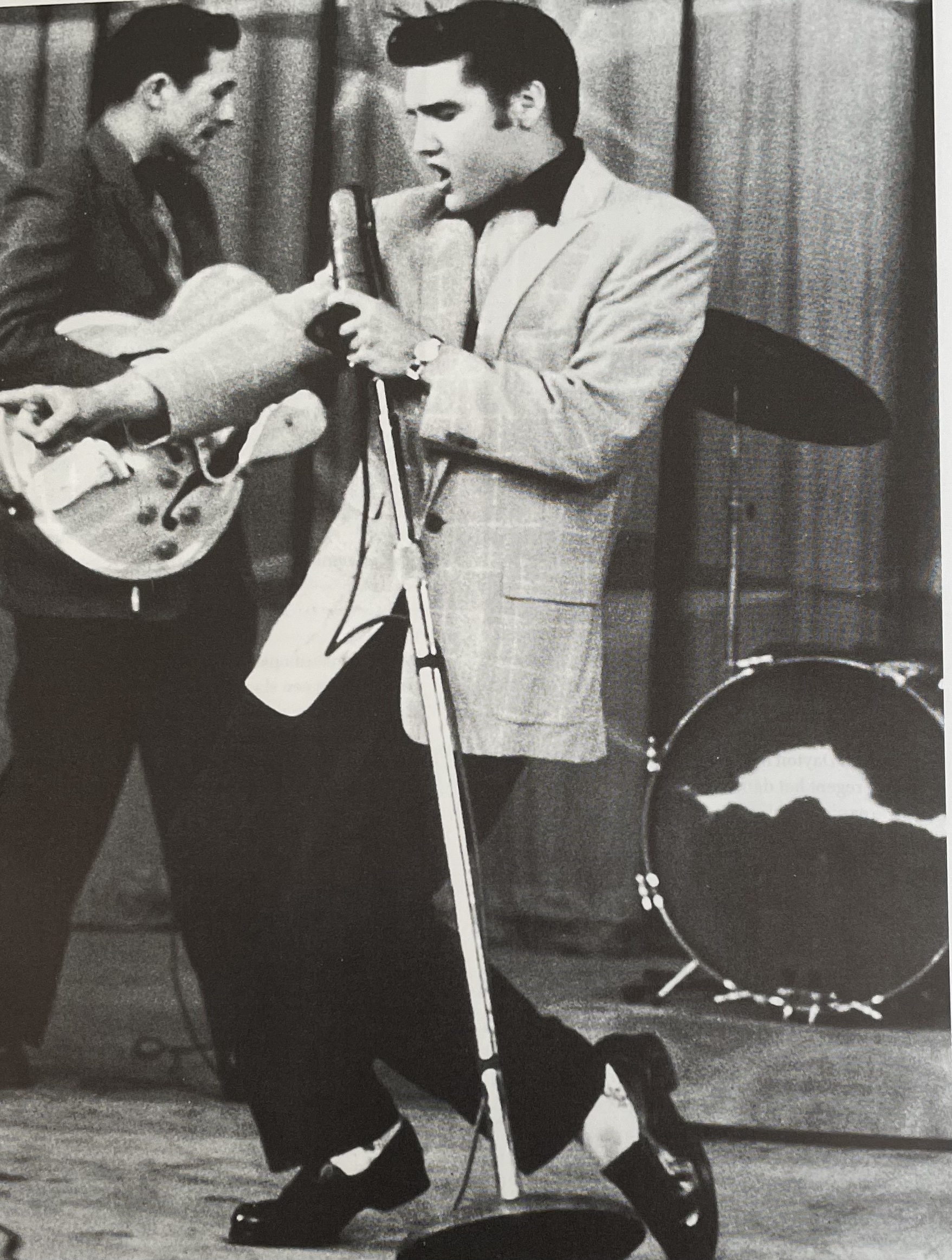 Elvis eerste nummer 1 hit